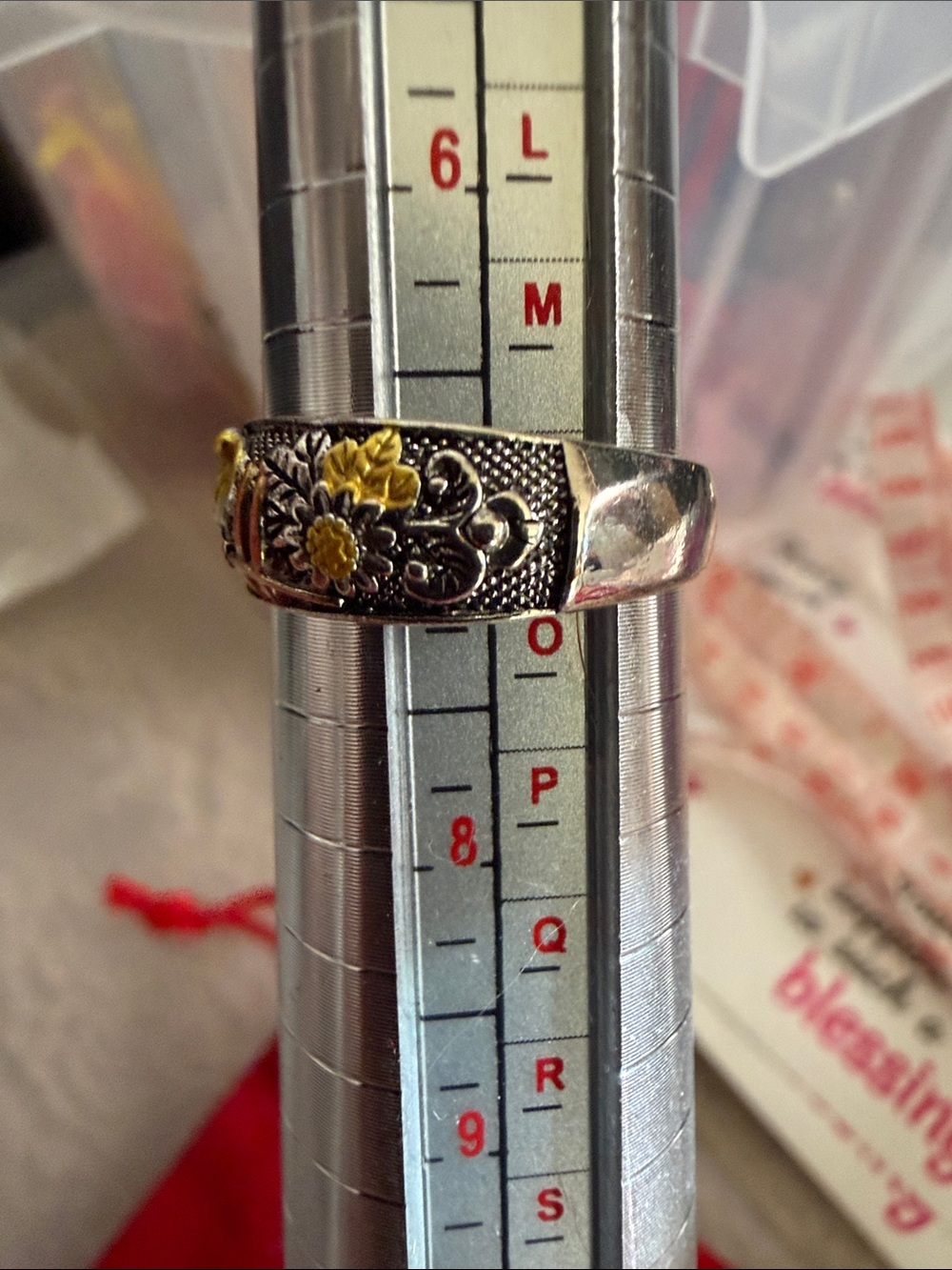 Silver Tone Floral Ring, SZ 7, (J296) - Picture 5 of 5